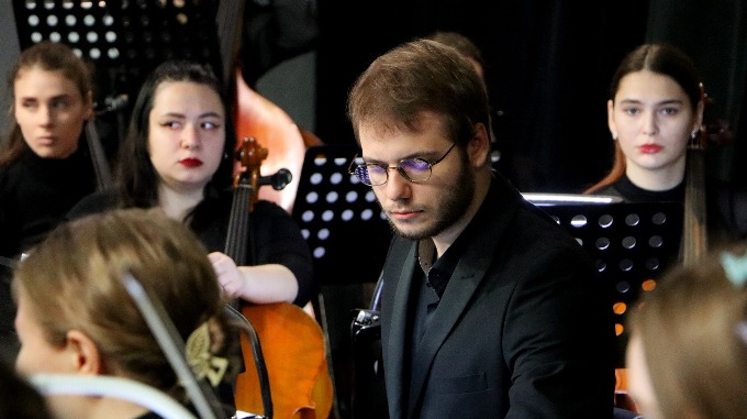 У Харкові родини «Скіфів» відвідали прем’єру опери Перголезі «Гордий бранець»